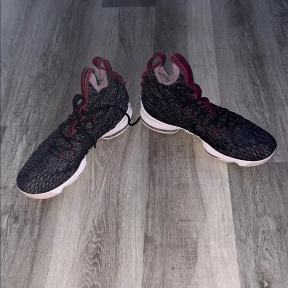 Nike LeBron 15 Black and White with Red Accents - Picture 3 of 6